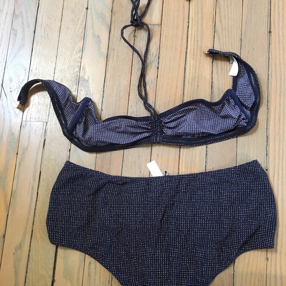 Bikini - Picture 2 of 5